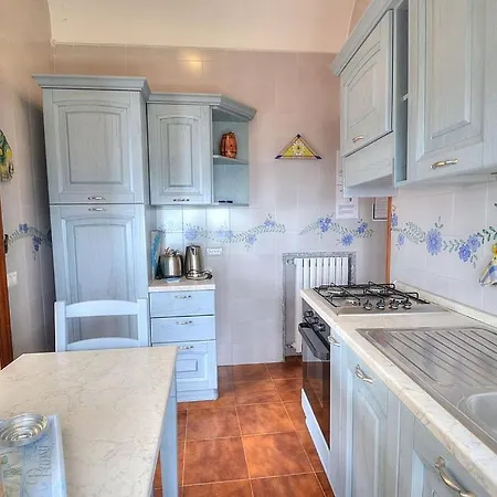 Sleeps 4 Pool Wifi 스칼라